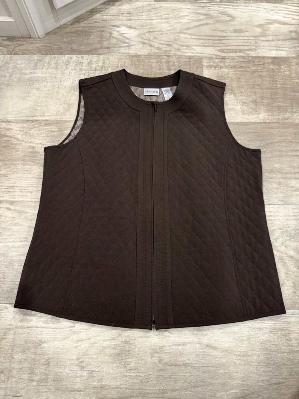 Chico's Quilted Sleeveless Zip-Front Top in Brown